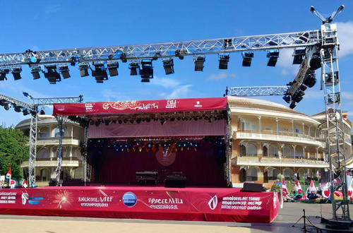 鄭州租賃桁架設備時要了解哪些因素